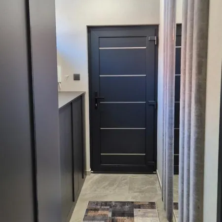Izabell Apartment *